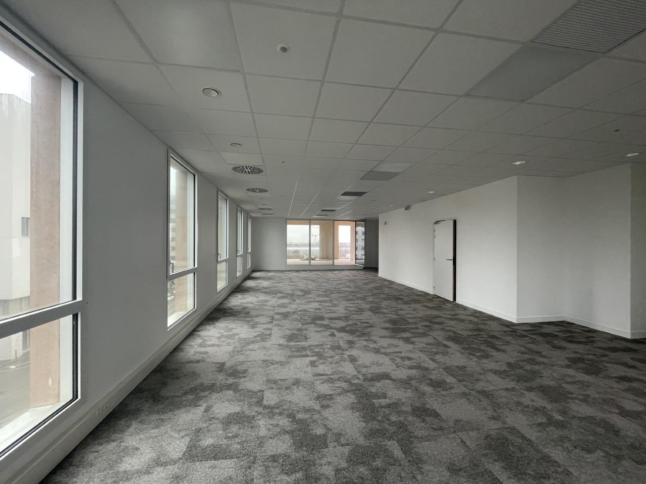 Bureau Saint-Jacques-de-la-Lande 922m² Location bureau Saint-Jacques-de-la-Lande Ille-et-Vilaine OLBUR2419436 8